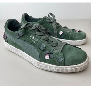 Puma Suede Flower Embellished Sneakers – Women’s Size 8.5
